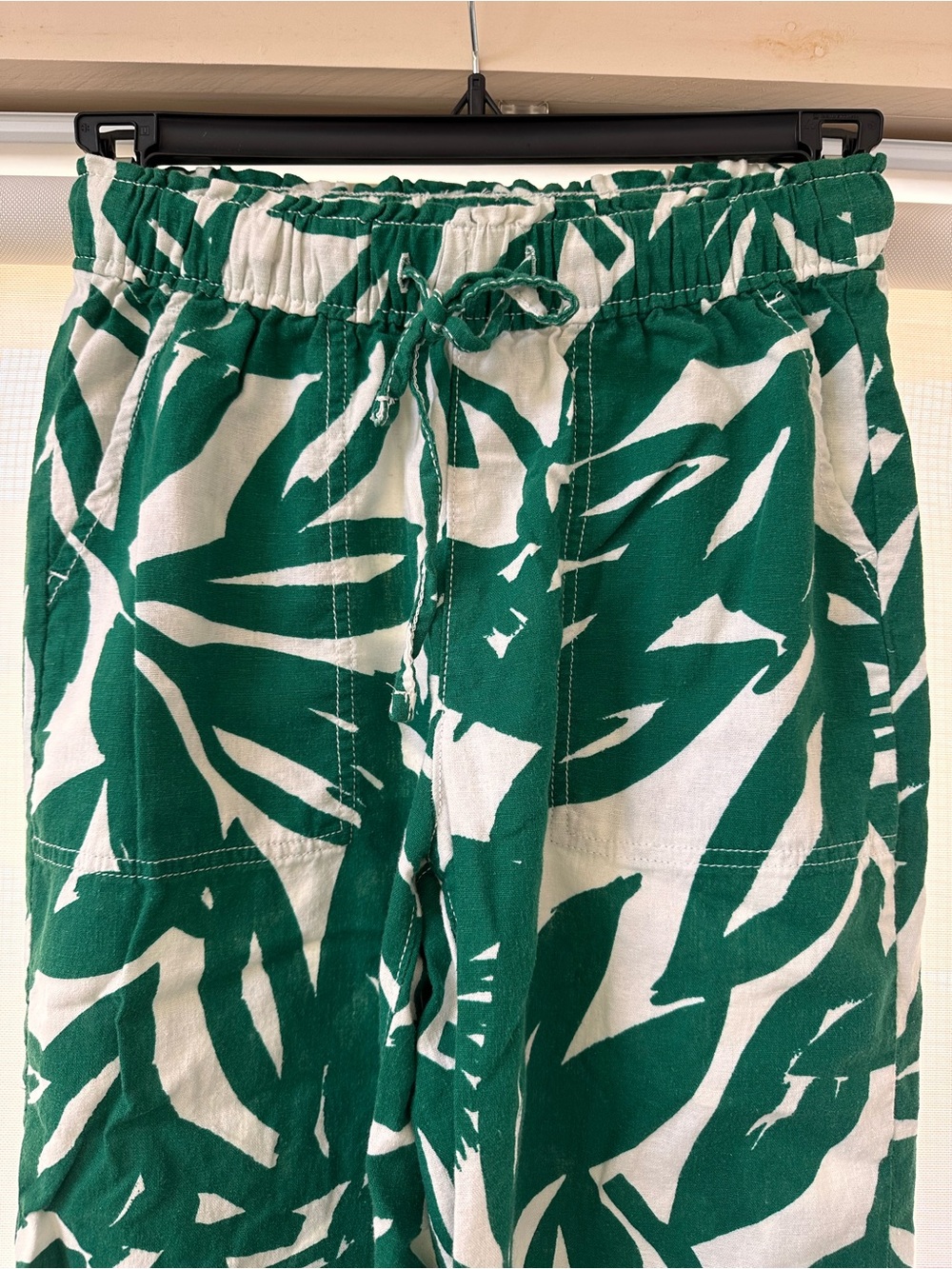 Sonoma Green and White Tropical Print Drawstring Pants